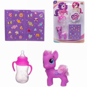 Игровой набор Abtoys Моя лошадка Пони-единорог фиолетовая с бутылочкой-поильником и наклейкам СИМВОЛ ГОДА 2026 Игровой набор Abtoys Моя лошадка Пони-единорог фиолетовая с бутылочкой-поильником и наклейкам СИМВОЛ ГОДА 2026