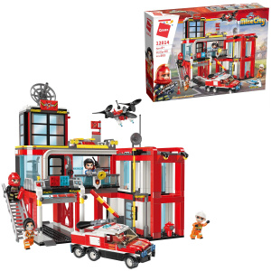 Конструктор Qman серия MineCity Пожарная станция 693 детали
